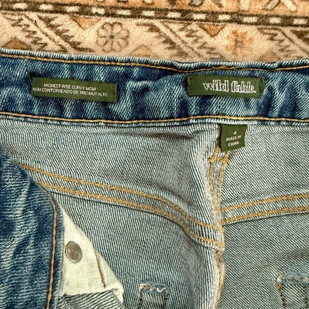 Wild Fable High-Rise Curvy Distressed Straight Leg Jeans - Size‎ 4